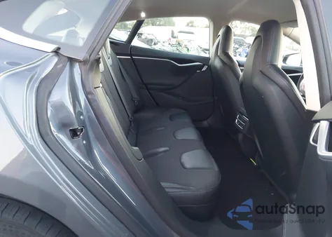 2013 Tesla Model S z USA, uszkodzony, nr VIN 5YJSA1CNXDFP27124